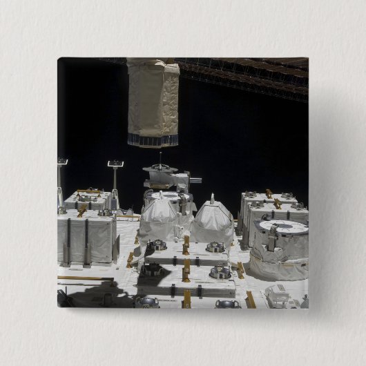 実験モジ日本のュール露出設備 缶バッジ (正面)