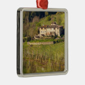 客を受け入れる作業場「アスチュイト」 メタルオーナメント (右)