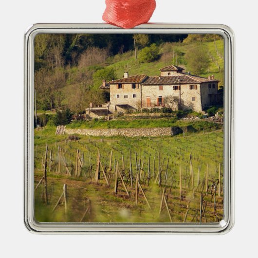 客を受け入れる作業場「アスチュイト」 メタルオーナメント (正面)