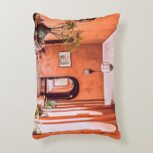 室内のエリア近傍に植物を有するプランター アクセントクッション (正面(垂直))