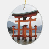 宮島、日本の湾の歴史的ゲート セラミックオーナメント (左)