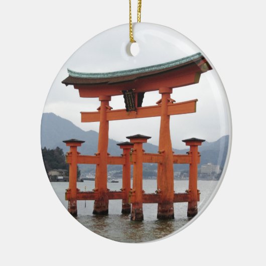 宮島、日本の湾の歴史的ゲート セラミックオーナメント (左)