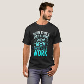 家にいるヤギの母として生まれたが働きに出るはめに Tシャツ (正面フル)