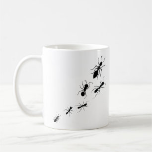 家のアリが行進に行く コーヒーマグカップ