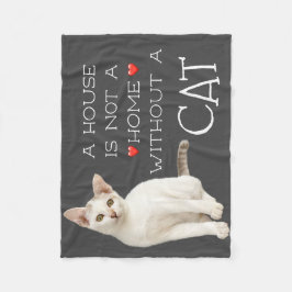 家の中の白猫ではない家 フリースブランケット