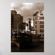 家の前の鋼製船