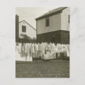 家の外の洗濯物 ポストカード (正面)