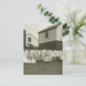 家の外の洗濯物 ポストカード (スタンド正面)