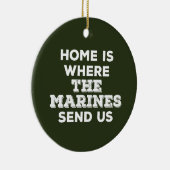 家は海兵隊員が私達に円のオーナメントを送るところです セラミックオーナメント (右)
