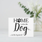 家は犬が新しいアドレスである犬が移動している ポストカード (スタンド正面)