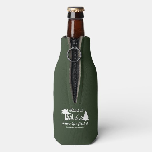 家は駐車する場所だ |キャンピングフォレストグリーン ボトルクーラー (ボトル裏面)