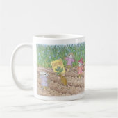 家マウスのDesigns®のマグ コーヒーマグカップ (左)