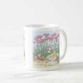 家マウスのDesigns®のマグ コーヒーマグカップ (正面右)