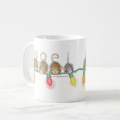 家マウスのDesigns®のマグ コーヒーマグカップ (正面左)