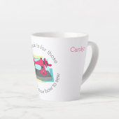 家事 – ヴィンテージ裁縫機械 – パーソナライズされた カフェラテマグ (右アングル)