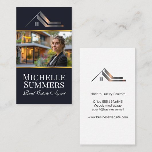 家実在前に立つ不動産モダン代理 名刺 (正面/裏面)