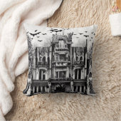 家幽霊のよく出る クッション (ブランケット)