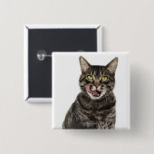 家庭内のタビー猫の舐める男性のヘッドショット 缶バッジ (正面&裏面)