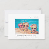 家族おもしろいのクリスマスは全て穏やかな写真カードではない サンキューカード (正面)