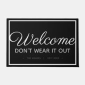 家族おもしろい歓迎 |モダン白黒スタイル ドアマット (正面)