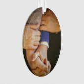 家族が手を持って写真クリスマス オーナメント (正面)