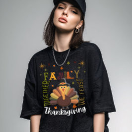 家族でお祝いする感謝祭のターキーのTシャツ Tシャツ