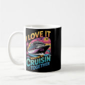 家族でクルーズに行くのが大好き Cruisin' コーヒーマグカップ (左)