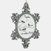 家族で作るマグピーの鳥アート スノーフレークピューターオーナメント (左)