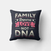 家族には愛が必要、DNAではない 養子縁組 クッション (裏面)
