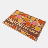 家族に感謝の名前をカスタムするボホブラウンプレイド ドアマット (アングル)