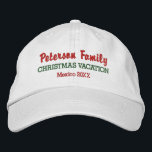 家族のクリスマスカスタム休暇の場所と日付 刺繍入りキャップ<br><div class="desc">お祝家族のクリスマス休暇この質の高いカスタム野球帽はあなたの家族の名前、休暇の場所と文字を特集カスタムした。簡単に文字と帽子の色を変更。特別な休暇を記念して本当に素敵な記念を作る。</div>