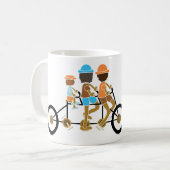 家族のサイクリングとホエールマグ コーヒーマグカップ (正面左)