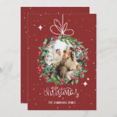 家族のパーソナライズされた写真は赤いクリスマスを飾る シーズンカード (正面/裏面)