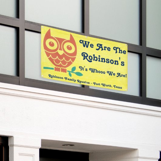 家族のフレンドリーなフクロウの旗 横断幕 (ビルの外側)