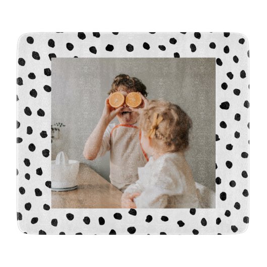 家族のモダン写真と黒のドット美しいギフト カッティングボード (正面)