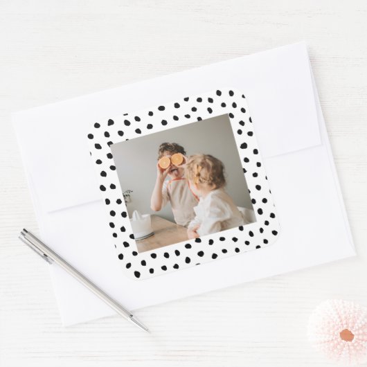家族のモダン写真と黒のドット美しいギフト スクエアシール (封筒)
