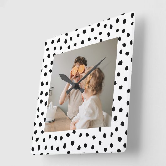 家族のモダン写真と黒のドット美しいギフト スクエア壁時計 (傾斜)