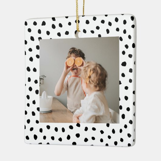 家族のモダン写真と黒のドット美しいギフト セラミックオーナメント (左)