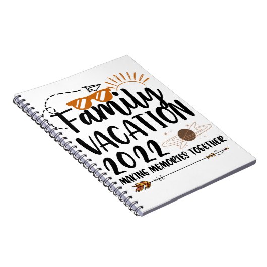 家族の休暇2022思い出を作る旅のマッチング ノートブック (右側)