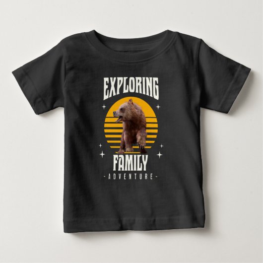 家族の冒険を探索する ベビーTシャツ (正面)