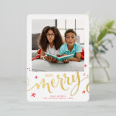 家族の写真おもしろい子供モダン書メリー赤 箔シーズンカード (立ち正面)