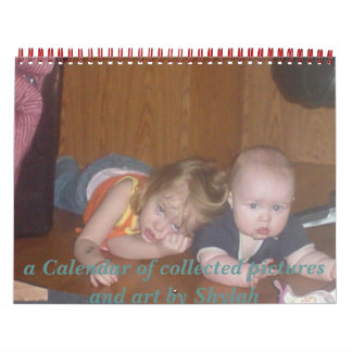 家族の写真でいっぱいのカレンダー カレンダー