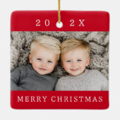 家族の写真と年の赤いメリークリスマス セラミックオーナメント (裏面)