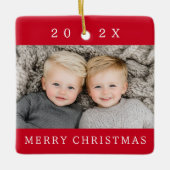 家族の写真と年の赤いメリークリスマス セラミックオーナメント (正面)