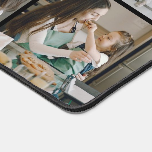 家族の写真を8つの写真コラージュに追加 デスクマット (コーナー)