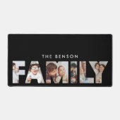 家族の写真コラージホームオフィスデコールブラック デスクマット (正面)