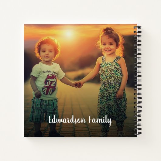 家族の写真コラージュのクリスマスを作成する ノートブック (裏面)