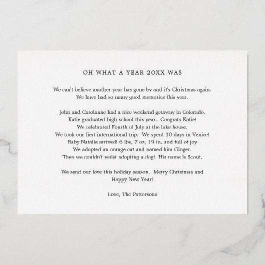 家族の写真コラージュのクリスマスを思い出す年 箔シーズンカード (裏面)