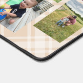 家族の写真コラージュの格子模様の背景 デスクマット (コーナー)