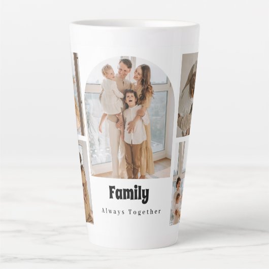 家族の写真コラージュ – 5枚の写真とカスタム文字 カフェラテマグ (正面)